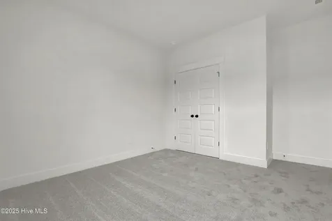 27 Lookout Point Hampstead NC 28443
