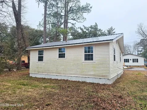 410 Devane Street Wallace NC 28466