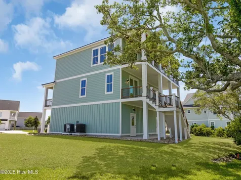 1827 Olde Farm Road Morehead City NC 28557