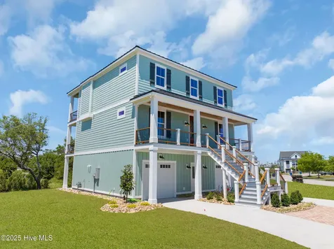 1827 Olde Farm Road Morehead City NC 28557