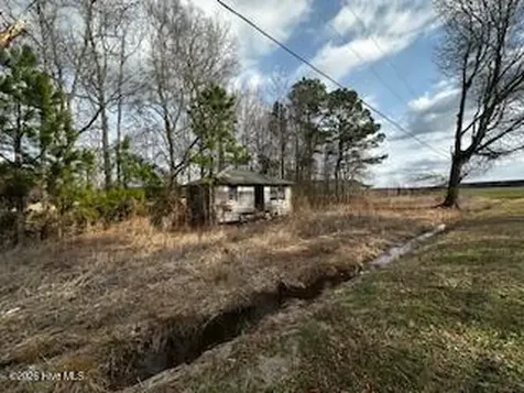 362 Sandy Cross Road Belvidere NC 27919