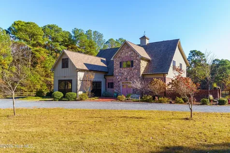 150 Good Barn Road Vass NC 28394