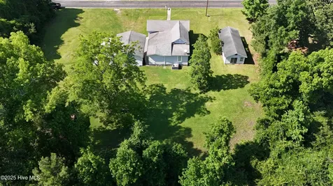 305 E Oak Street Lake Waccamaw NC 28450