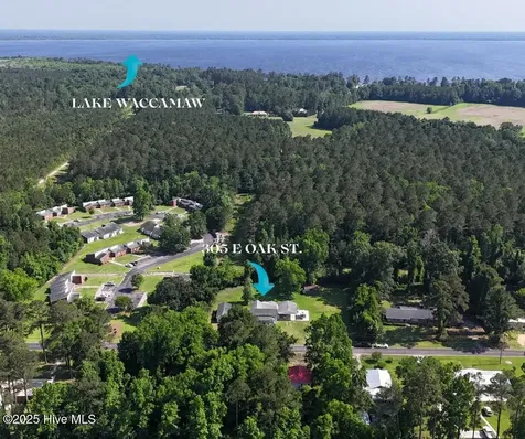 305 E Oak Street Lake Waccamaw NC 28450