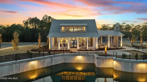 536 Glitter Bay Loop Shallotte NC 28470