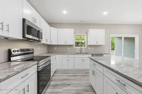2624 Fountaintown Road Chinquapin NC 28521