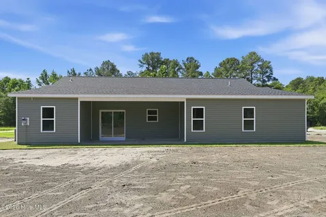 2624 Fountaintown Road Chinquapin NC 28521