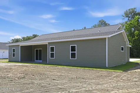 2624 Fountaintown Road Chinquapin NC 28521