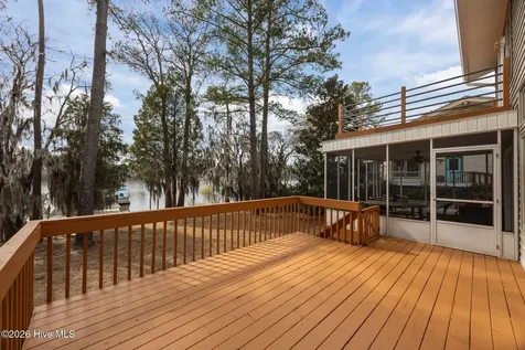 5410 Trade Winds Road New Bern NC 28560