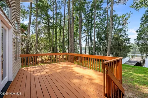 5410 Trade Winds Road New Bern NC 28560