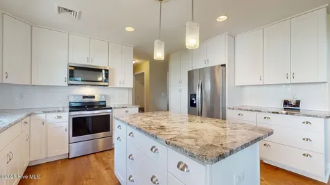 5410 Trade Winds Road New Bern NC 28560