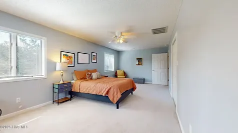 5410 Trade Winds Road New Bern NC 28560
