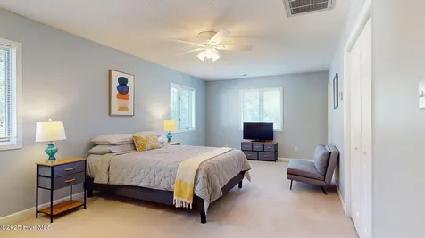 5410 Trade Winds Road New Bern NC 28560