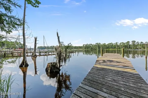 5410 Trade Winds Road New Bern NC 28560