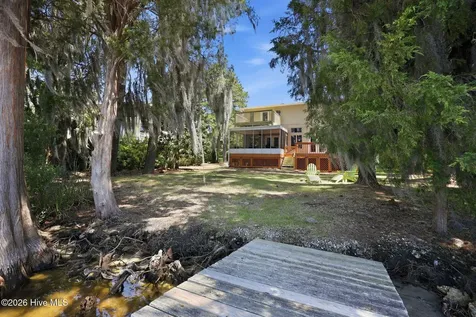 5410 Trade Winds Road New Bern NC 28560