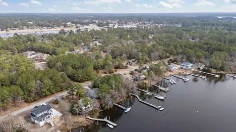 5410 Trade Winds Road New Bern NC 28560