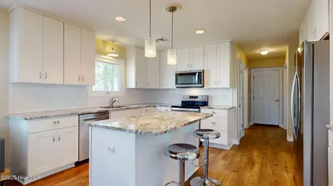 5410 Trade Winds Road New Bern NC 28560