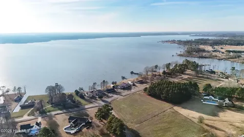 1302 Little River Drive Elizabeth City NC 27909