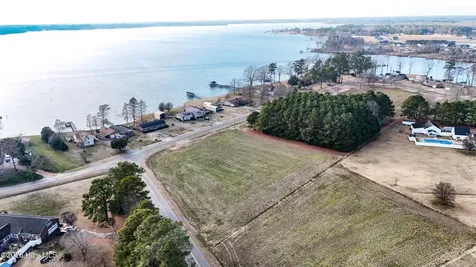 1302 Little River Drive Elizabeth City NC 27909