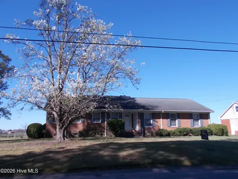 1606 Hardee Road Kinston NC 28504