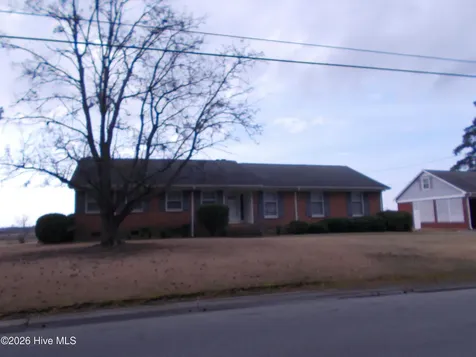 1606 Hardee Road Kinston NC 28504