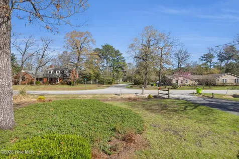 609 Edgehill Road Trent Woods NC 28562