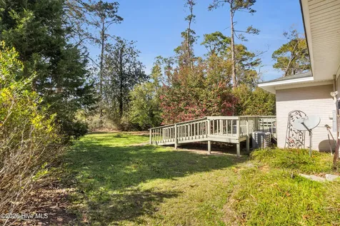 609 Edgehill Road Trent Woods NC 28562