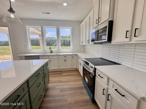 4142 Dixon Road Grimesland NC 27837
