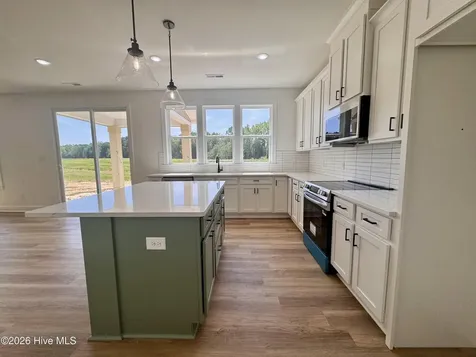 4142 Dixon Road Grimesland NC 27837