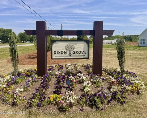 4142 Dixon Road Grimesland NC 27837