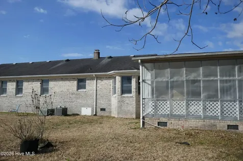 1803 Vine Street Elizabeth City NC 27909