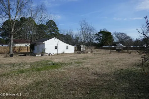1803 Vine Street Elizabeth City NC 27909