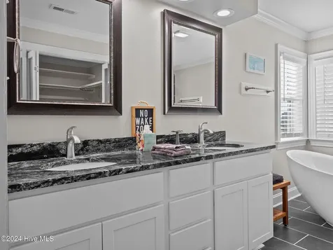 2610 Emerald Drive Emerald Isle NC 28594