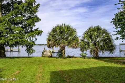 321 Riverside Drive New Bern NC 28560