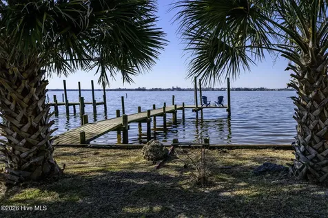 321 Riverside Drive New Bern NC 28560
