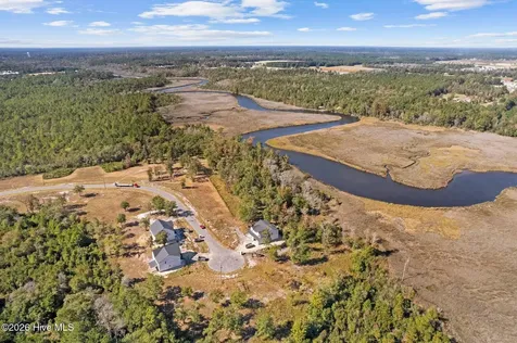 289 E Ivybridge Drive Hubert NC 28539