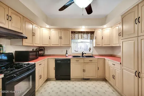 104 SE 16th Street Oak Island NC 28465