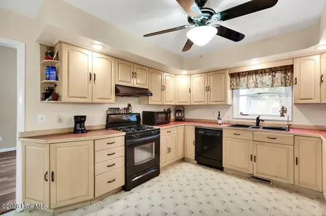 104 SE 16th Street Oak Island NC 28465