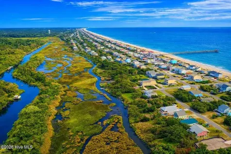104 SE 16th Street Oak Island NC 28465