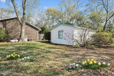 104 SE 16th Street Oak Island NC 28465