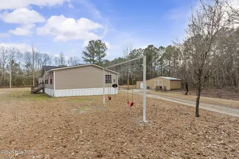 415 Country Acres Road Grifton NC 28530
