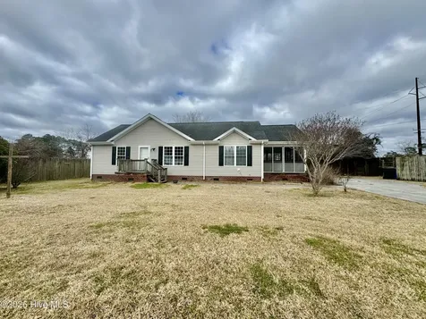 102 Earl Avenue Beaufort NC 28516