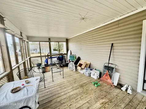 102 Earl Avenue Beaufort NC 28516