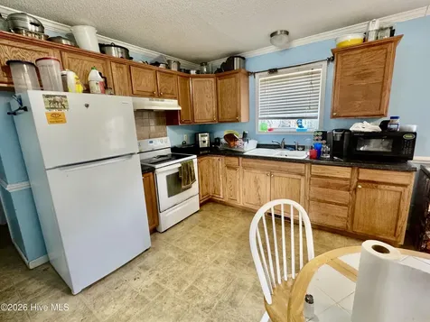 102 Earl Avenue Beaufort NC 28516