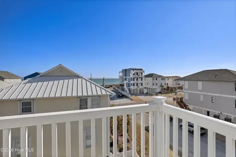106 Charlotte Avenue Surf City NC 28445