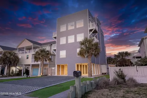 106 Charlotte Avenue Surf City NC 28445