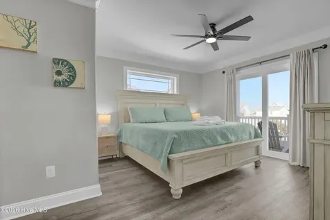 106 Charlotte Avenue Surf City NC 28445