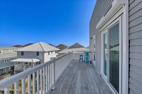 106 Charlotte Avenue Surf City NC 28445