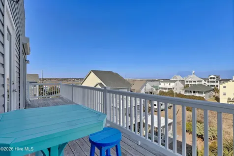 106 Charlotte Avenue Surf City NC 28445