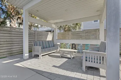 106 Charlotte Avenue Surf City NC 28445